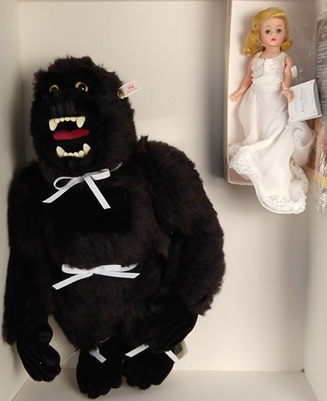 Rare Steiff King Kong and Madame Alexander Fay Wray as Ann Darrow set limited to 200 produced for FAO Schwarz in 1999. $750.00