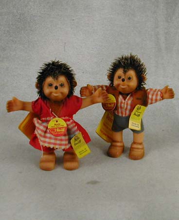 Macki & Mucki hedgehogs in little outfits