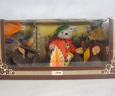 Set of 3 small teddy bears in hunting gear