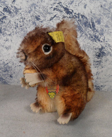 1960 4317,03 Steiff Disney Perri Squirrel, all tags. $127.50