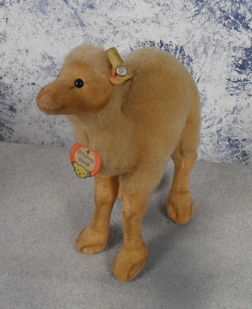 1960s 1514,00 Steiff Original Camel, wool, all tags. $67.50