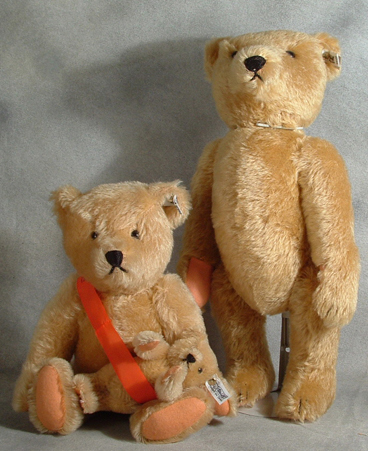 0153/38 & 0153/43 Mint in Box Limited Edition Steiff Mama and Papa Bears. $650.00