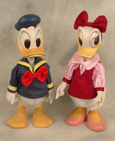 656903 Anri 14" Donald & Daisy
