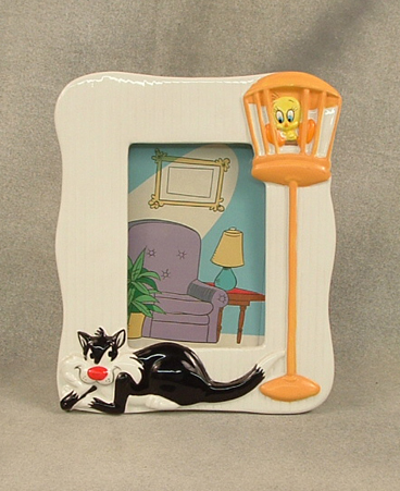 6" x 7.5" Sylvester & Tweety picture frame from 1989 $7.50